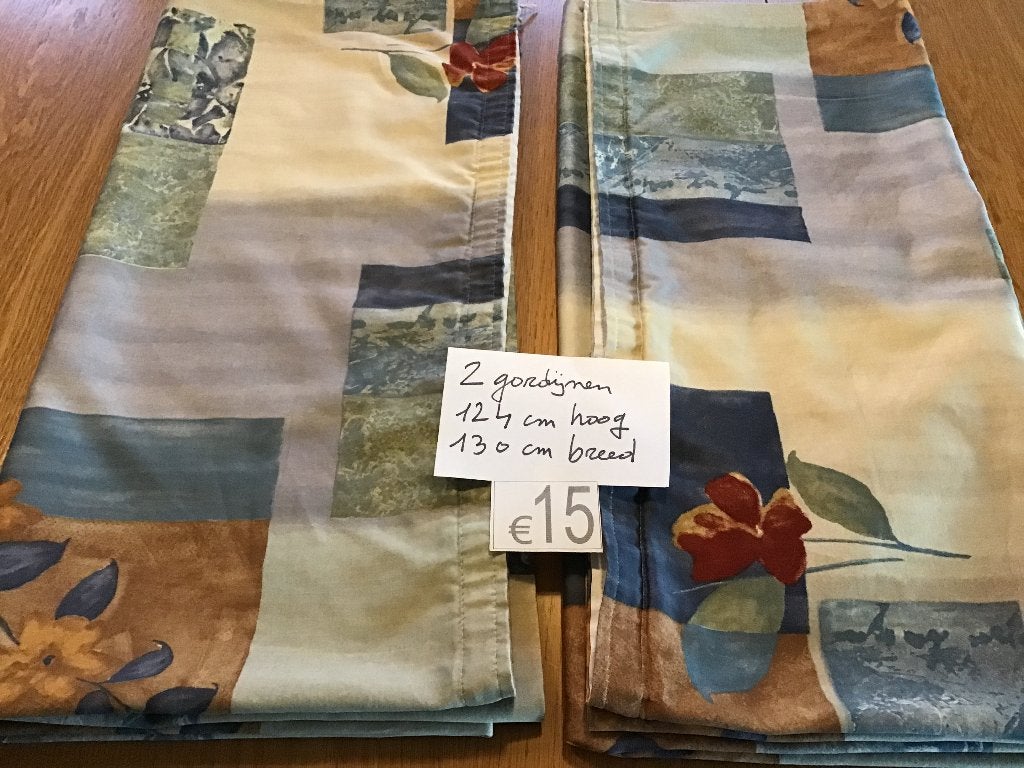 2 beaux rideaux de 124 cm de haut pour 15 euros ensemble, Enlèvement ou Envoi, Comme neuf
