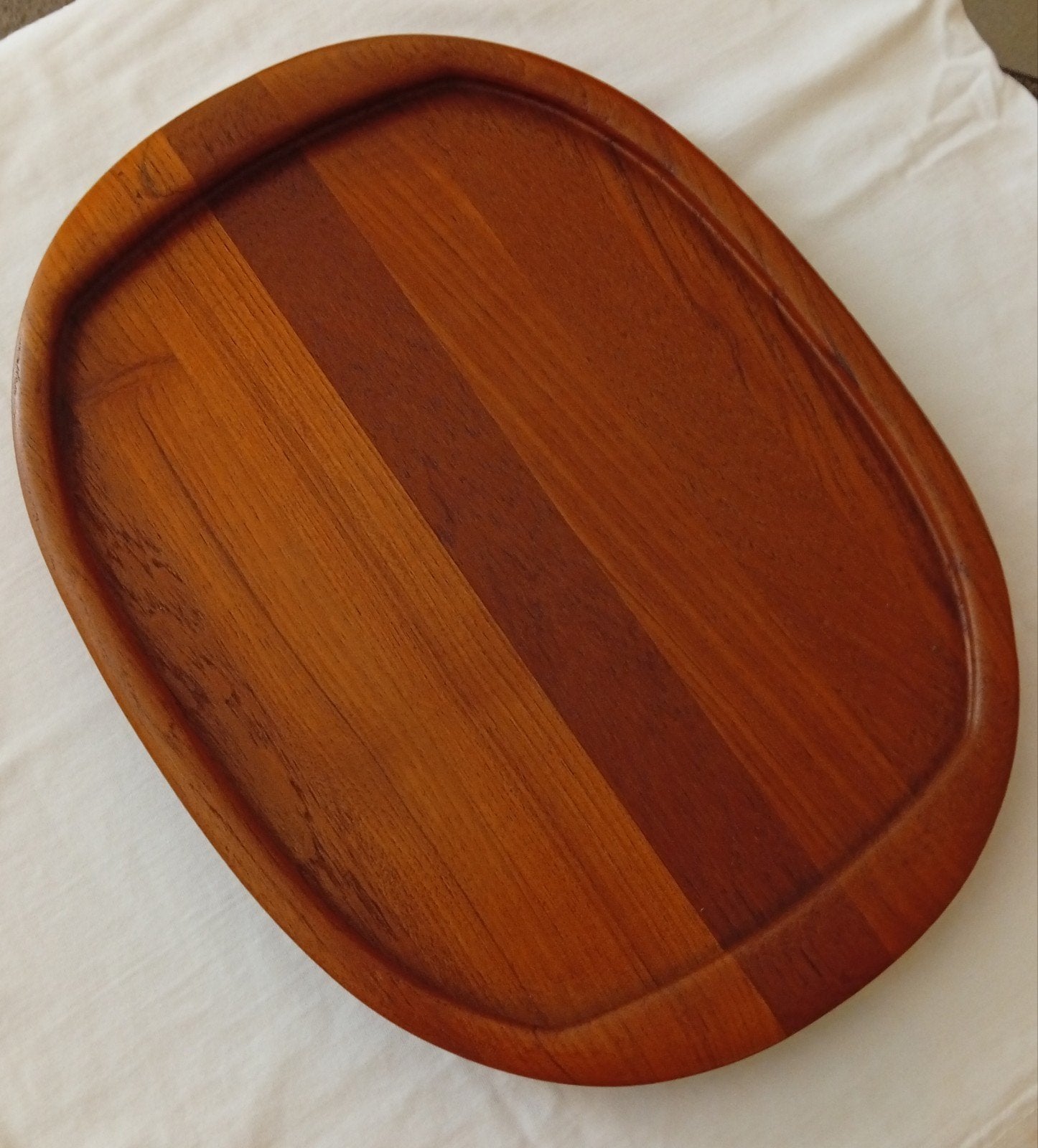Plateau scandinave vintage en teck de Digsmed (804), Enlèvement ou Envoi, Comme neuf, Ovale, Bois