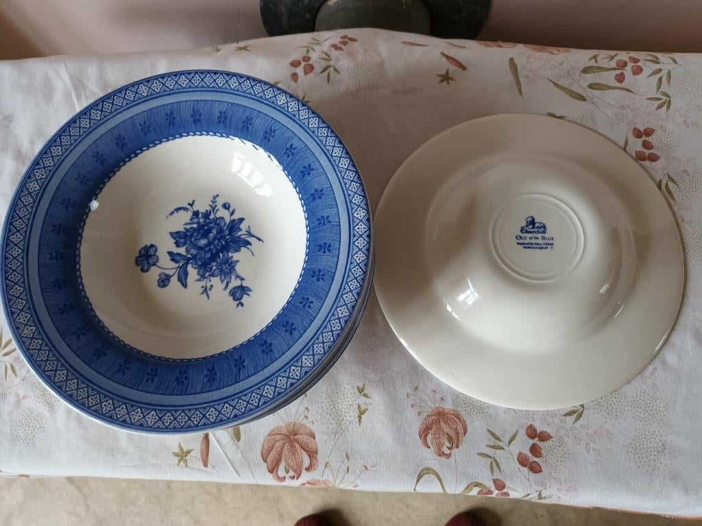 Superbe vaisselle "Churchill", Assiettes(s), Comme neuf, Enlèvement, Autres styles