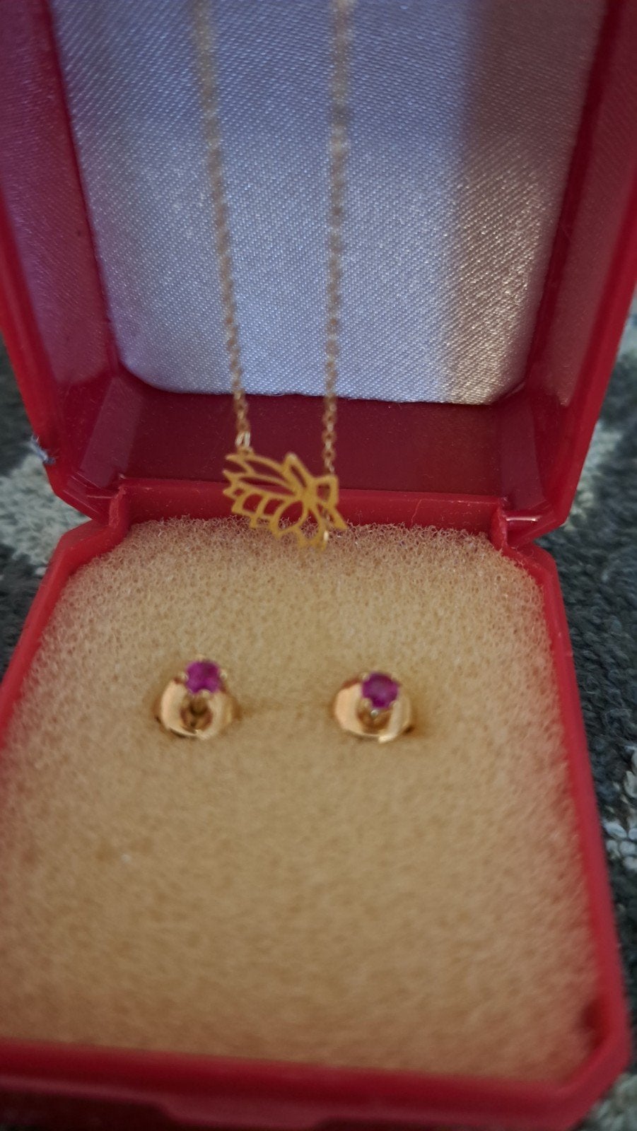 buocle d'oreille 18k l'or  pier roubin   braclet  9k lor, Enlèvement ou Envoi, Or