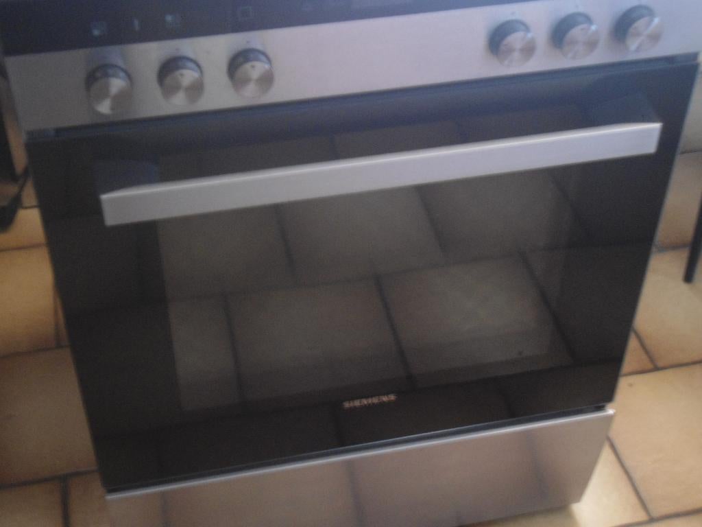Cuisinière électrique, Electroménager, Gril, 4 zones de cuisson, Enlèvement, Utilisé