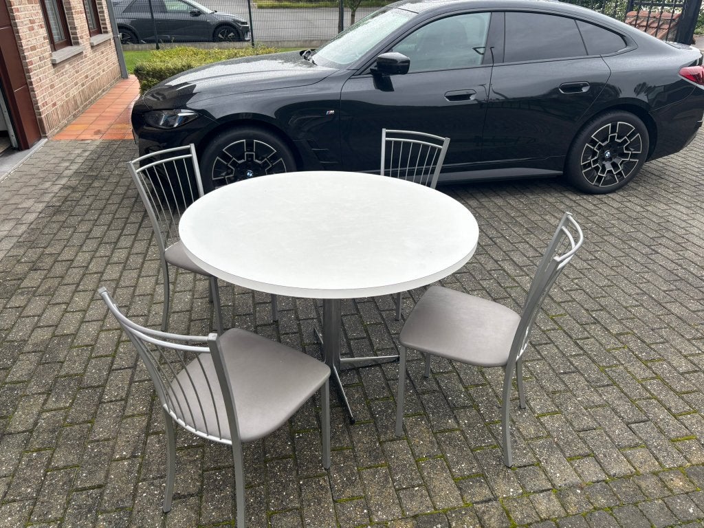 (MOET SNEL WEG) TAFEL + 4 STOELEN METAKOR, Huis en Inrichting, Ophalen, Rond, Vier personen, TIJDLOOS