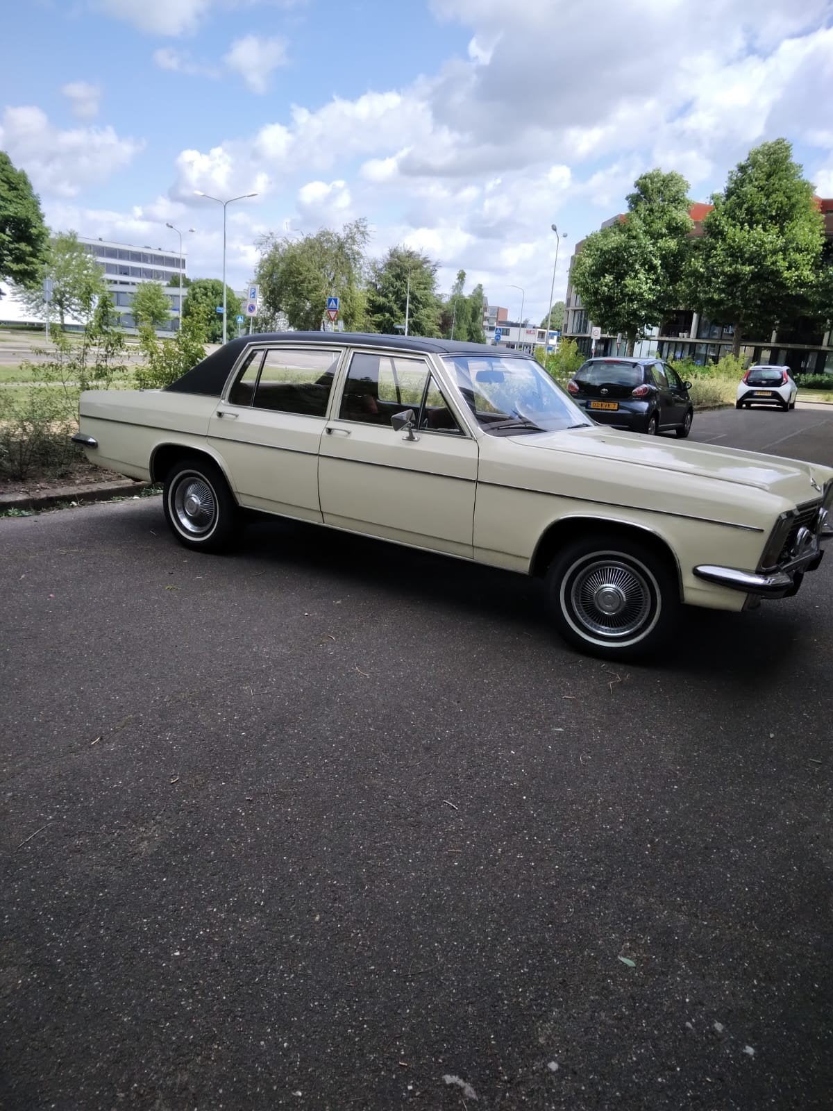 te koop Opel Diplomat 2.8cc 6 cil, Auto's, 4 deurs, Beige, Bruin, Open dak