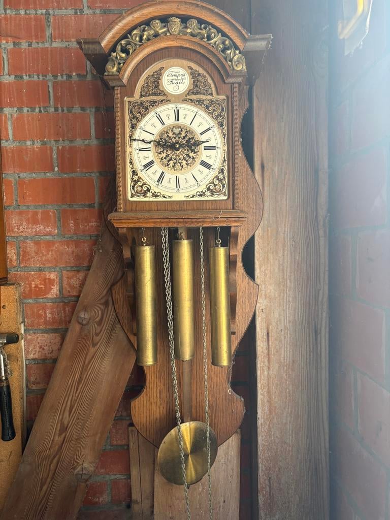 Antiek wandklok Tempus Fugit klok, (hangklok of staartklok), Antiek en Kunst, Ophalen