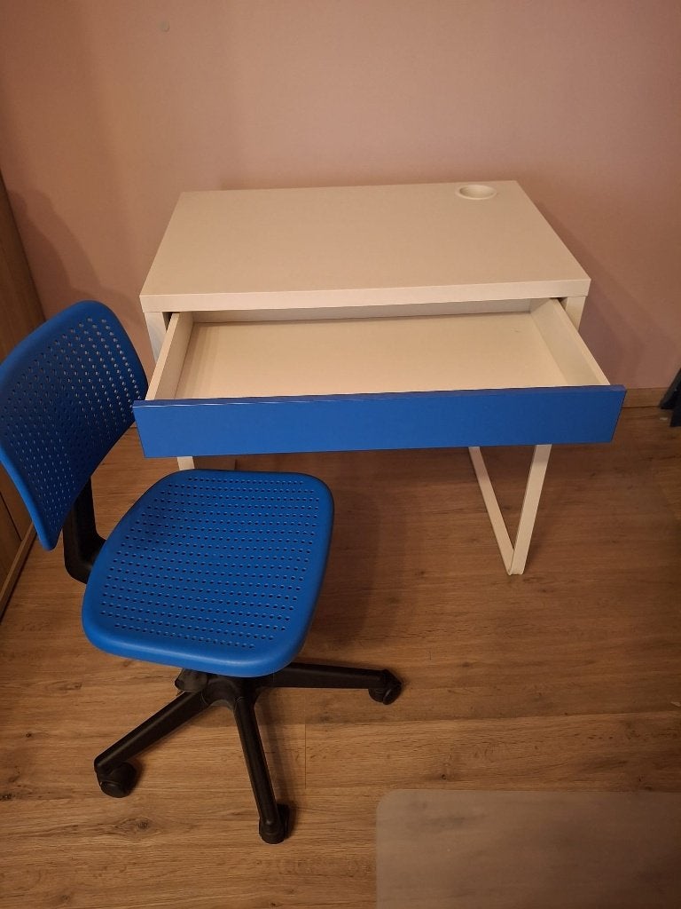 Bureau en bureaustoel, Huis en Inrichting, Bureaus, Ophalen, Zo goed als nieuw, IKEA, Kinderbureau