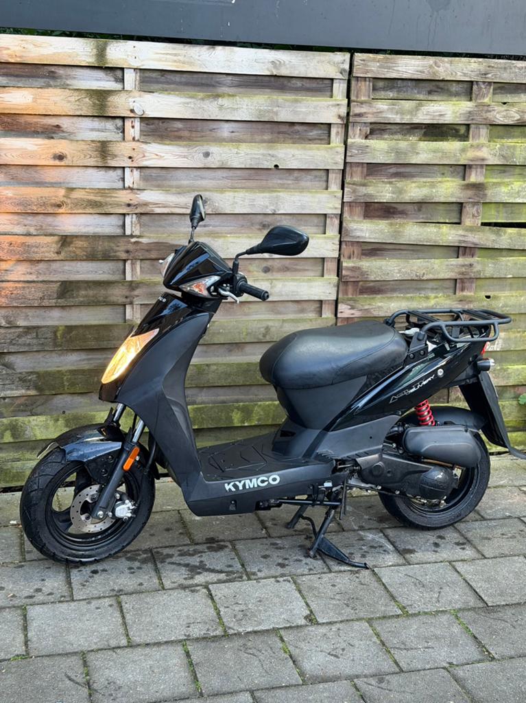 Kymco Agility 50cc B klasse, Fietsen en Brommers, Ophalen, 50 cc, Klasse B (45 km/u), Zo goed als nieuw