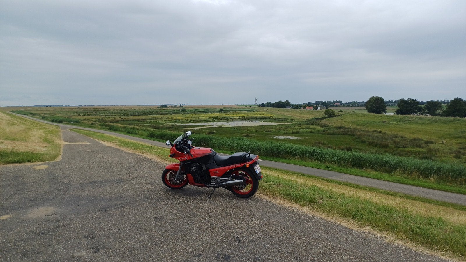kawasaki GPZ 900 in zeldzame  en originele staat, Particulier