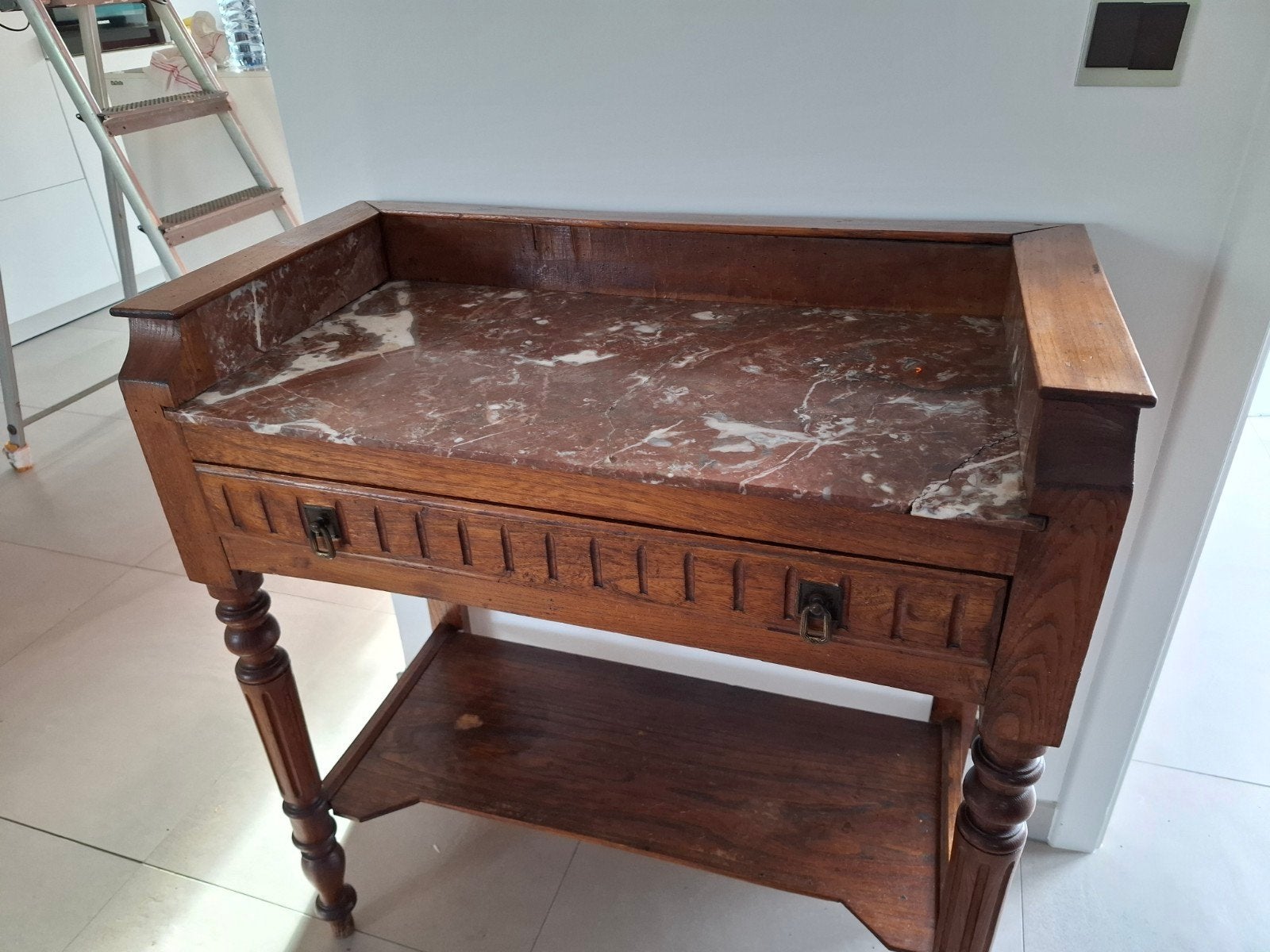 kast commode, Ophalen