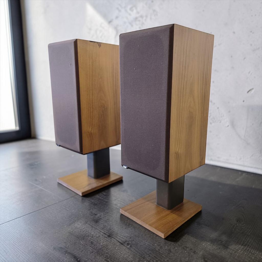 Set van 2 vintage speakers B&W DM1400 op voet, Audio, Tv en Foto, Luidsprekerboxen, Ophalen, Gebruikt