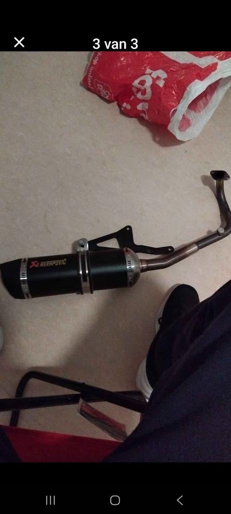 Uitlaat akrapovic, Enlèvement