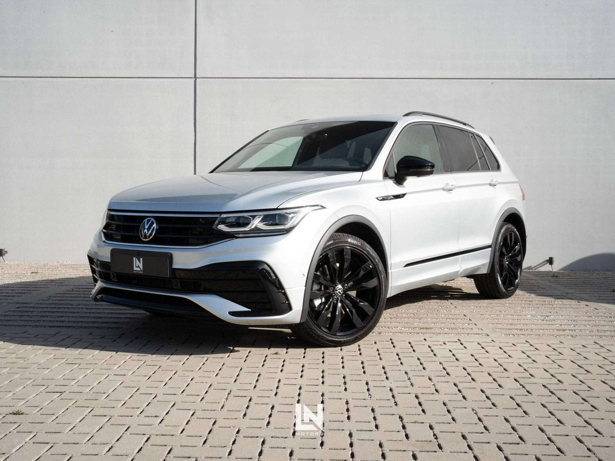 Volkswagen Tiguan Tiguan 2.0 TSI 4Motion R-Line | +- FULL OP, Autos, Argent ou Gris, Achat, Euro 6, Entreprise