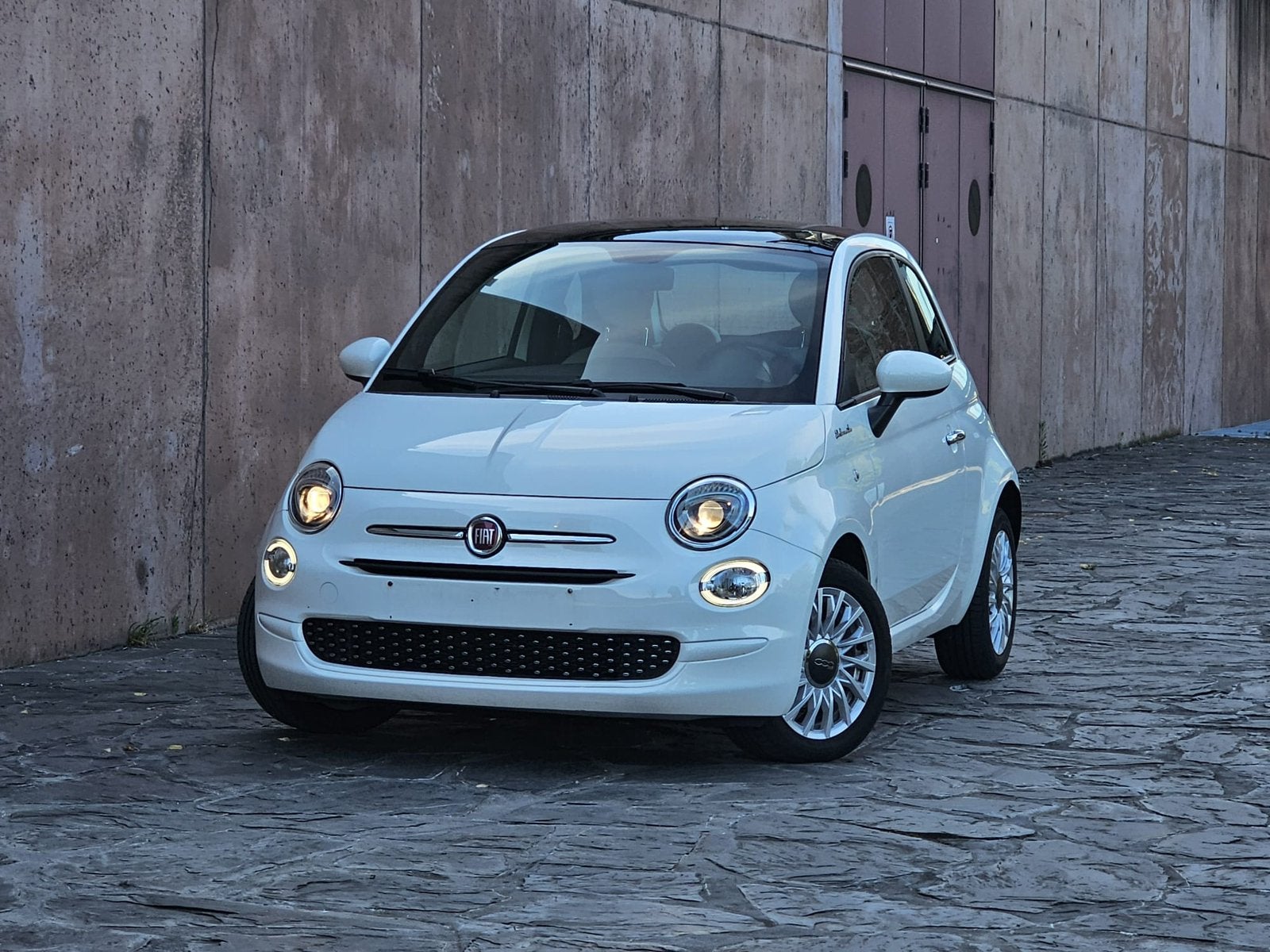 Fiat 500 1.0Dolcevita Garantie-Airco-Navi-PDC-Cruise Control, Auto's, Fiat, Voorwielaandrijving, 4 zetels, Euro 6, 1655 kg