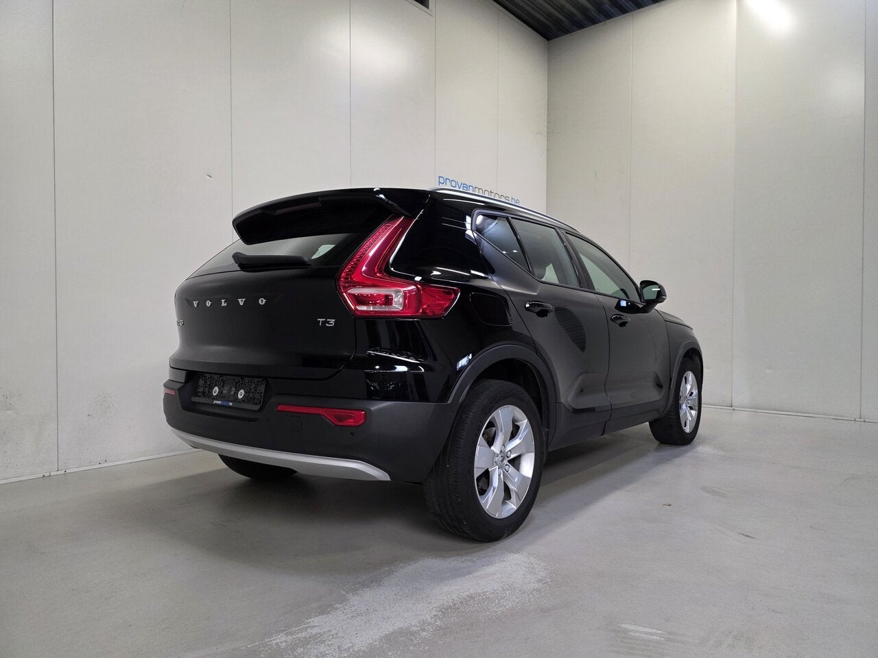 Volvo XC40 1.5 T3 Benzine Autom. Momentum - Topstaat! 1Ste, 0 kg, Zwart, 120 kW, 5 zetels