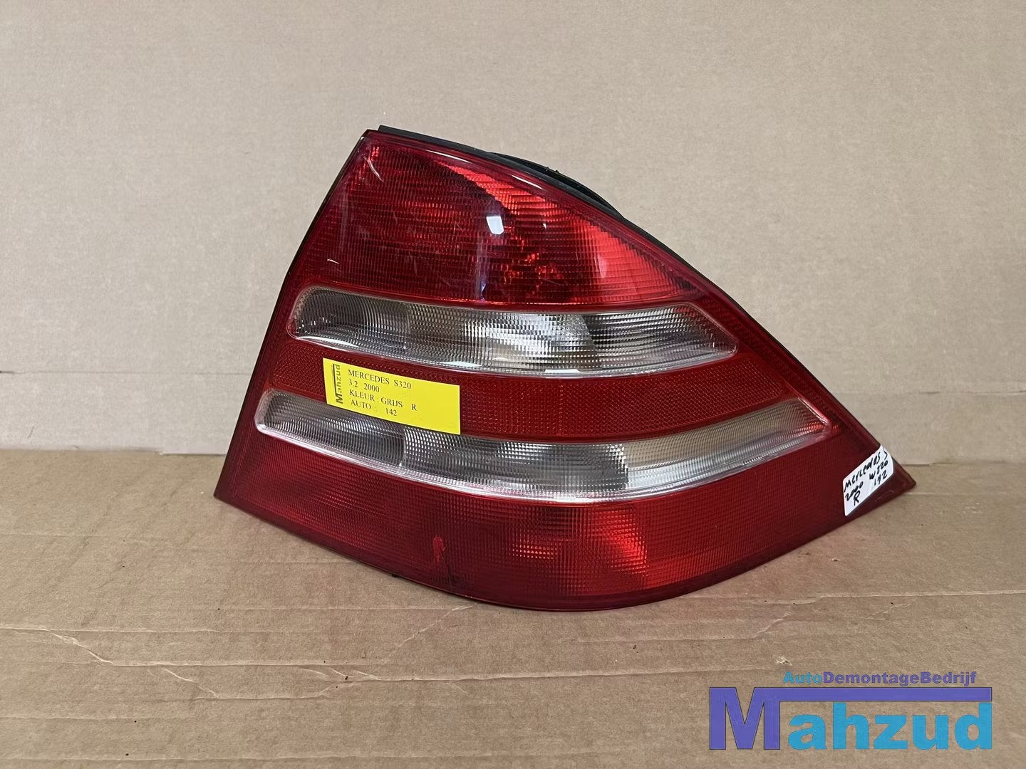 MERCEDES S-KLASSE W220 Rechts achterlicht 1998-2005, Gebruikt, Mercedes-Benz AG, Mercedes-Benz, Mercedesstrasse 120
70372  Stuttgart, DE