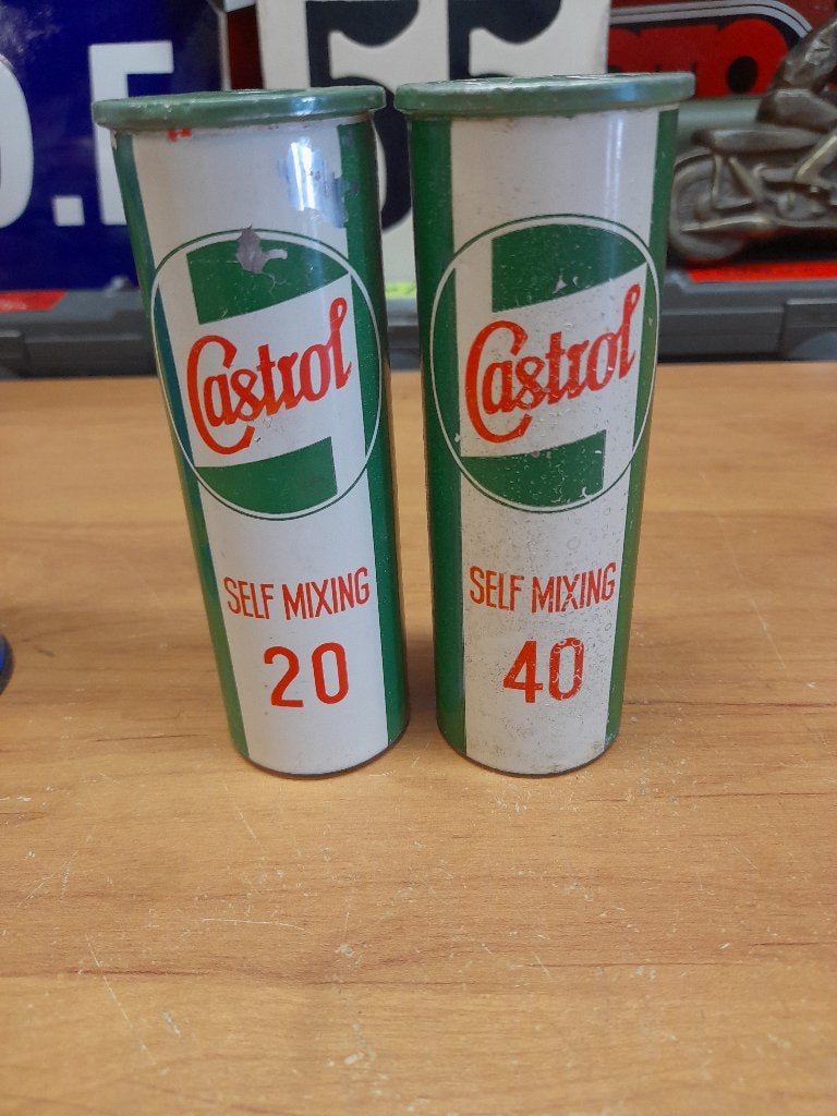 lot 2 bidons huile castrol self mixing 20 et 40 scellés, Envoi, Utilisé, Autres types