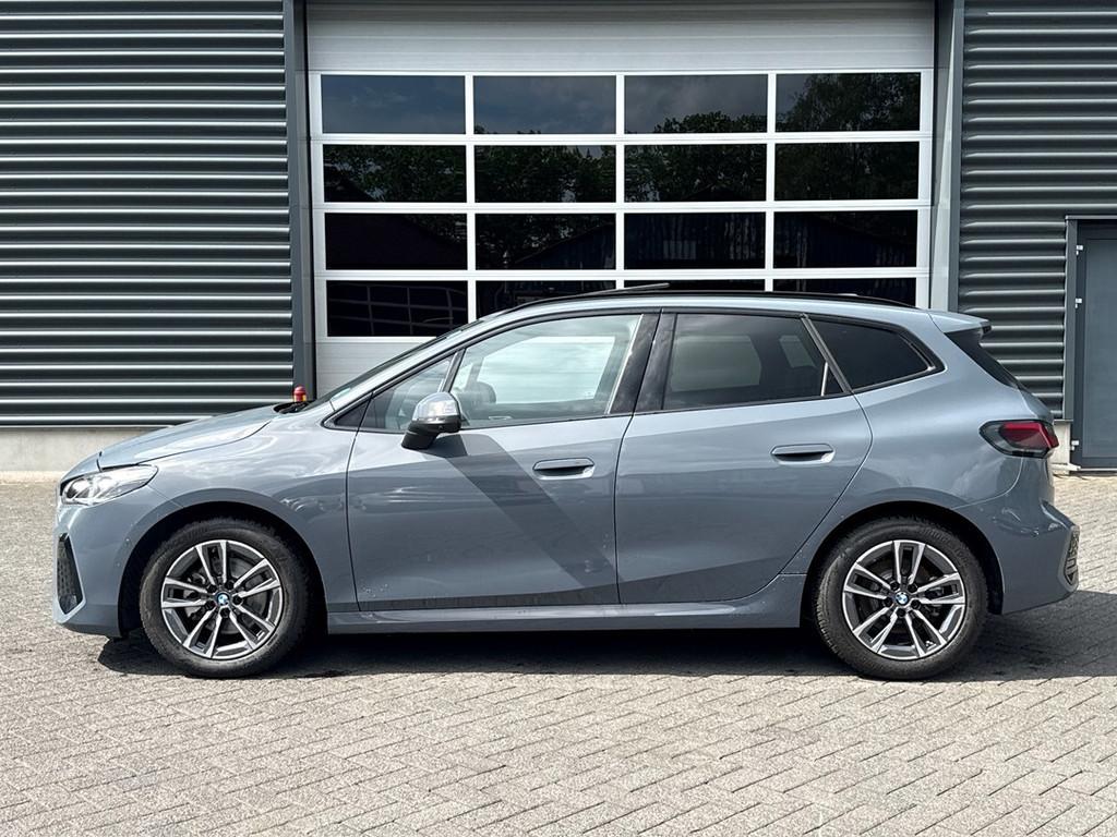 BMW 2-serie Active Tourer 220i, M Sportpakket | harman kardo, Auto's, BMW, Automatische klimaatregeling, Monovolume, Gebruikt