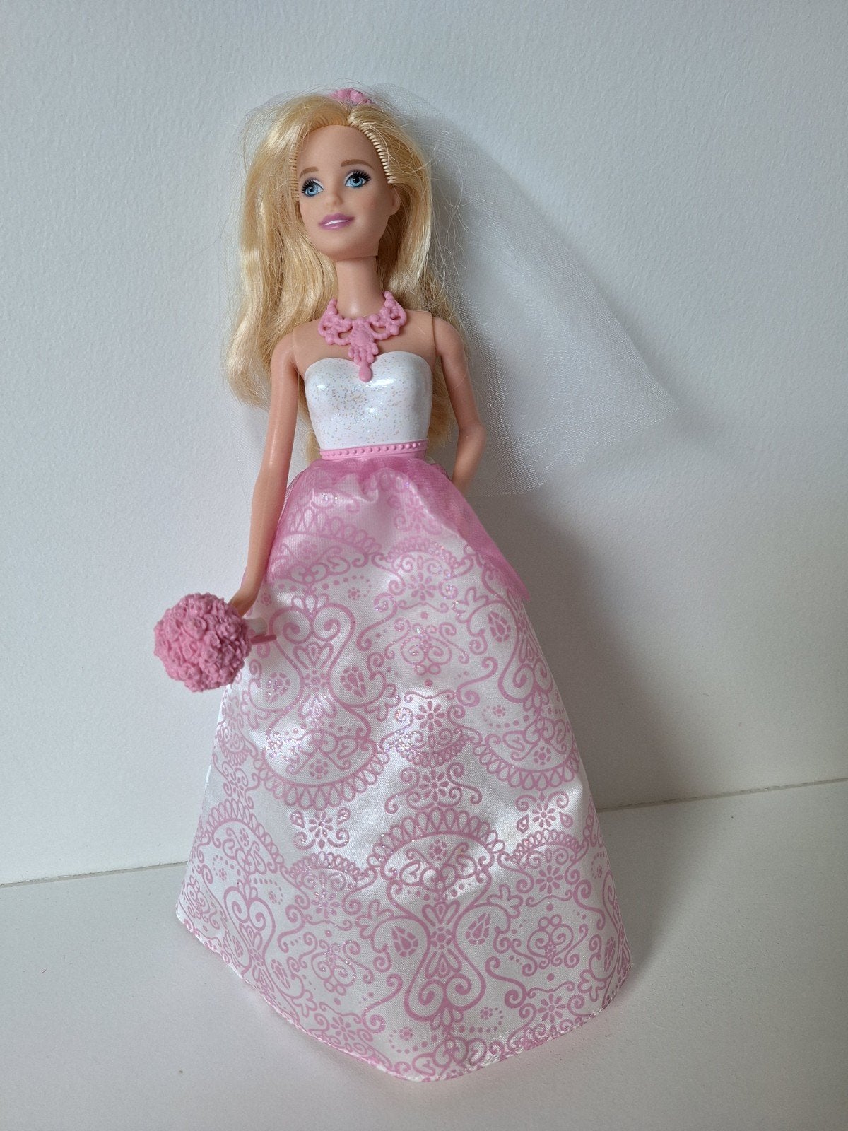 barbie bruid, Enlèvement ou Envoi, Barbie
