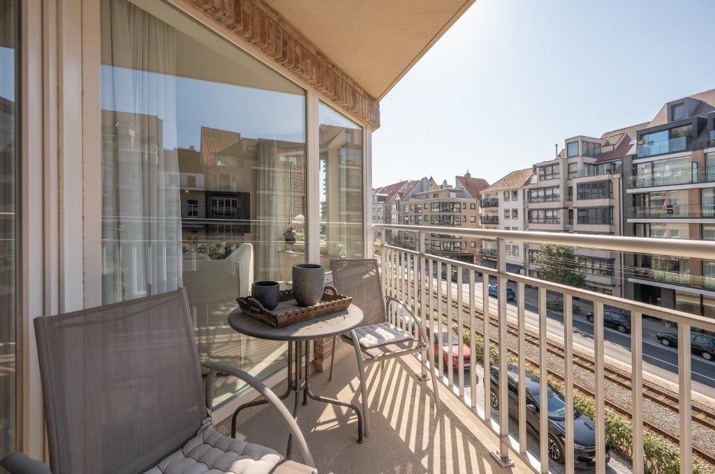 Ruim appartement met zonneterras Oostende, Immo, Tot 200 m², 2 kamers, Provincie West-Vlaanderen, Oostende