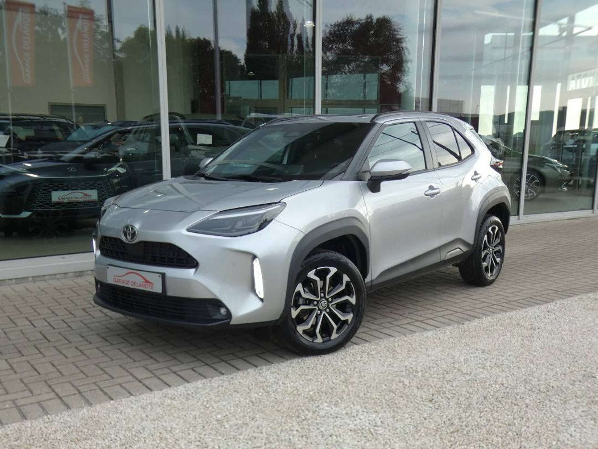 Toyota Yaris Cross Hybrid +Parkeersensoren V&A +Dodehoek +Ze, Auto's, Stof, Gebruikt, Zwart, 1200 kg