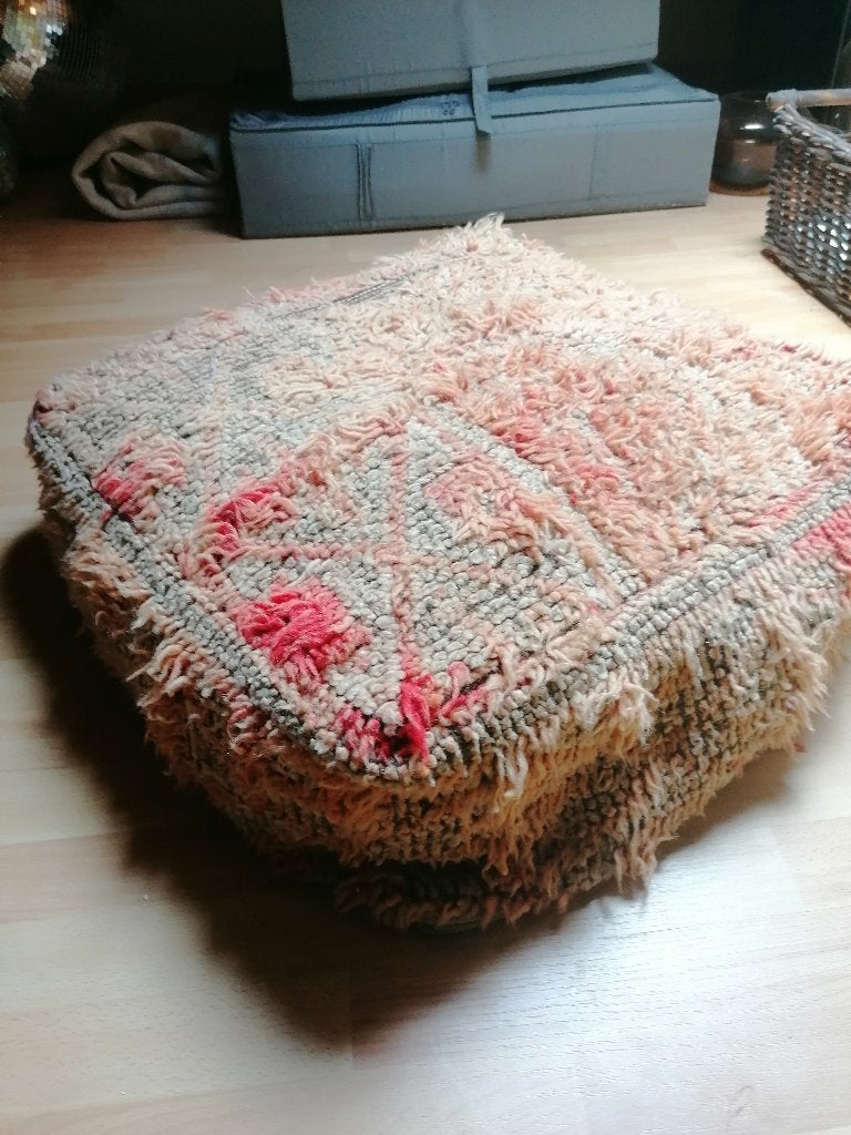 Poef berber, Ophalen