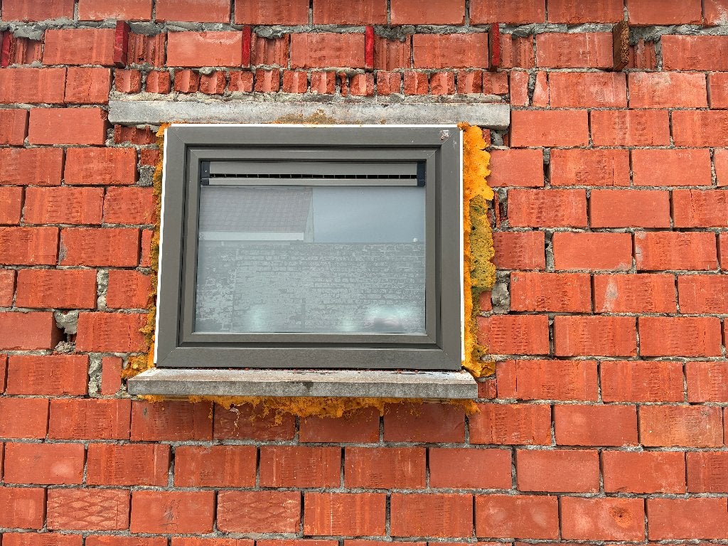 Raam met ventilatierooster (1,064m op 0,87m), Doe-het-zelf en Bouw, Ophalen, Gevelraam of Ruit, Gebruikt, 80 tot 120 cm