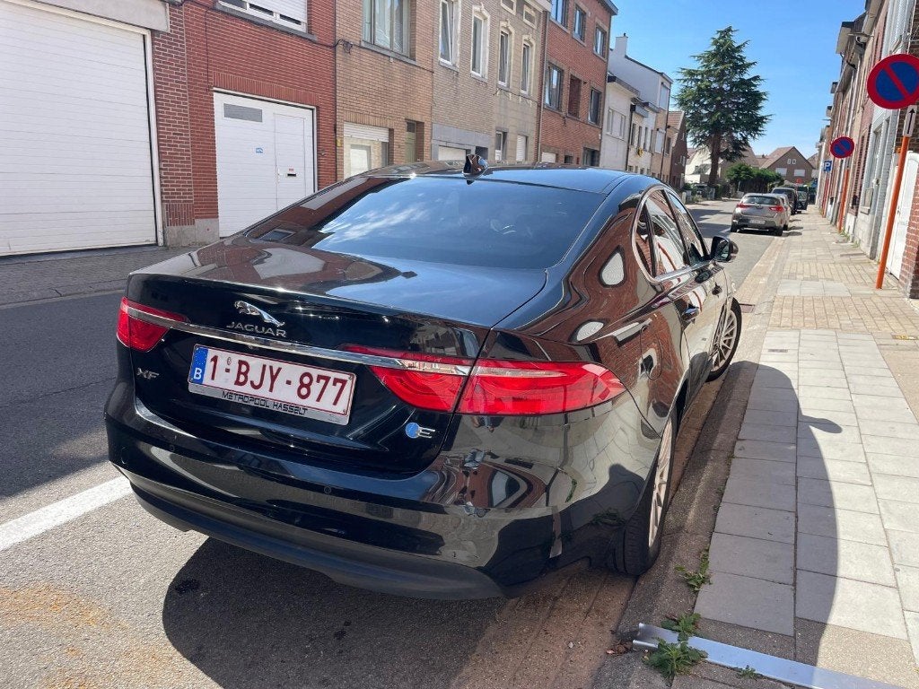 JAGUAR XF, 4 deurs, Achterwielaandrijving, 4 cilinders, Zwart
