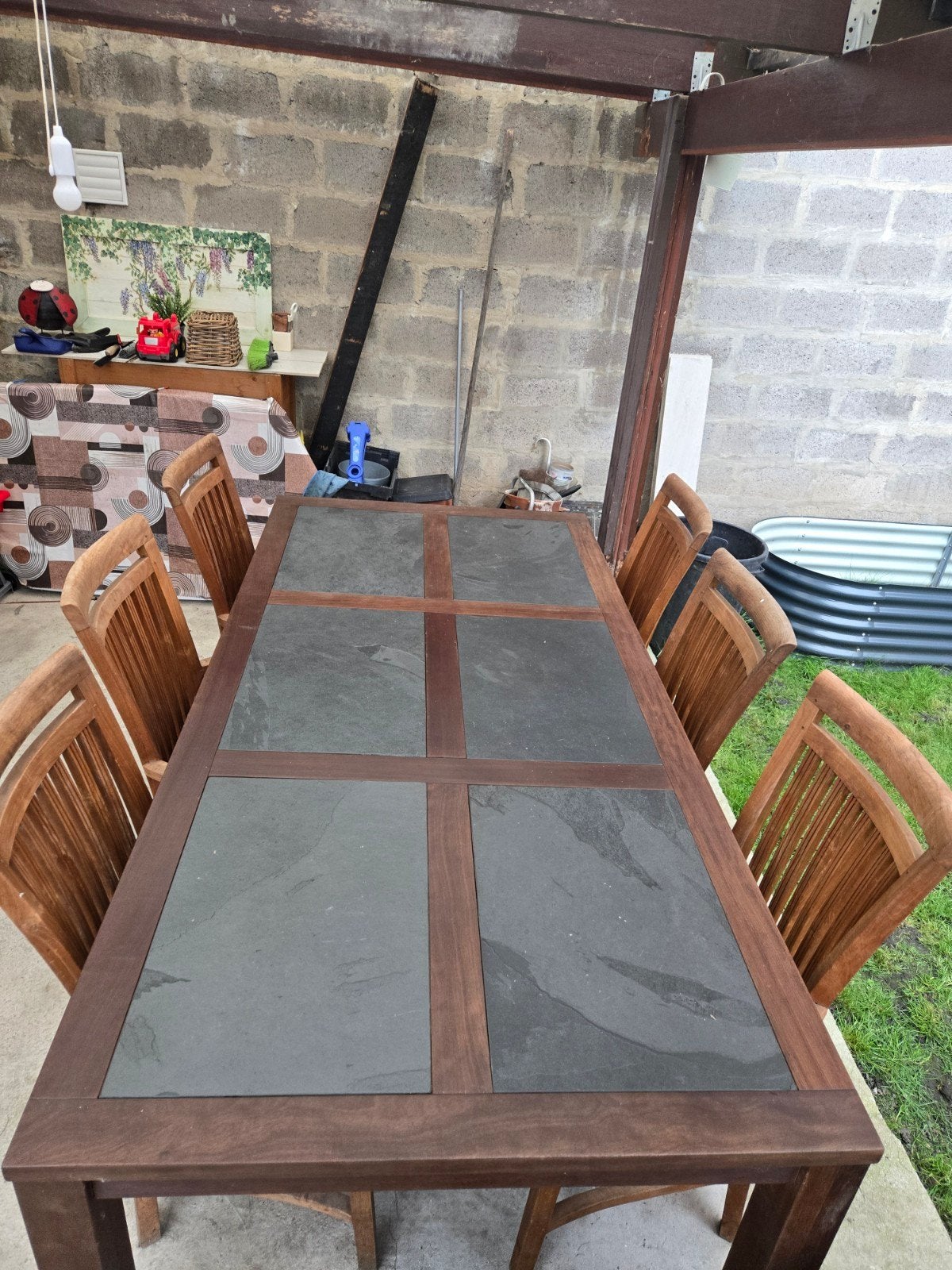 table et chaises, Enlèvement
