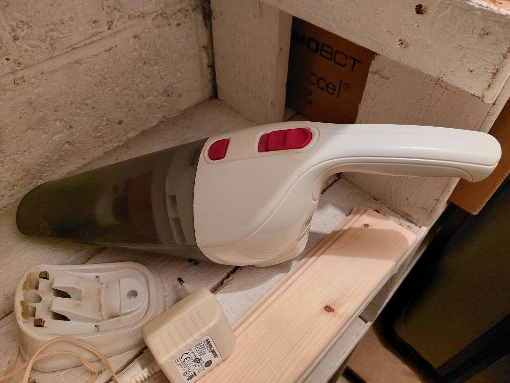 Kruimeldief B&D, Electroménager, Aspirateurs, Réservoir, Enlèvement, Utilisé, Moins de 1 200 watts