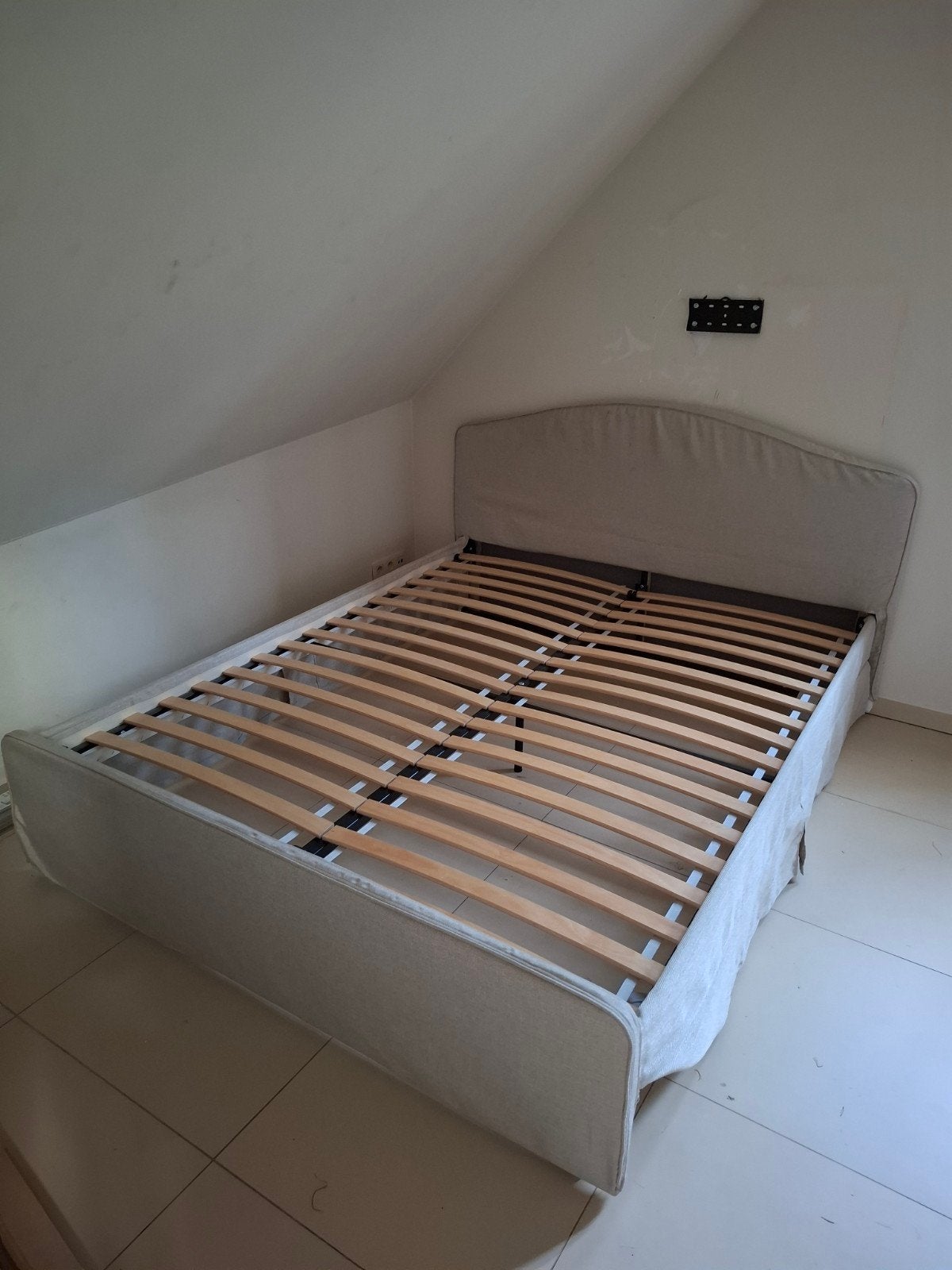 Ramnefjäl bed Ikea, Ophalen, Beige, Stof, 200 cm