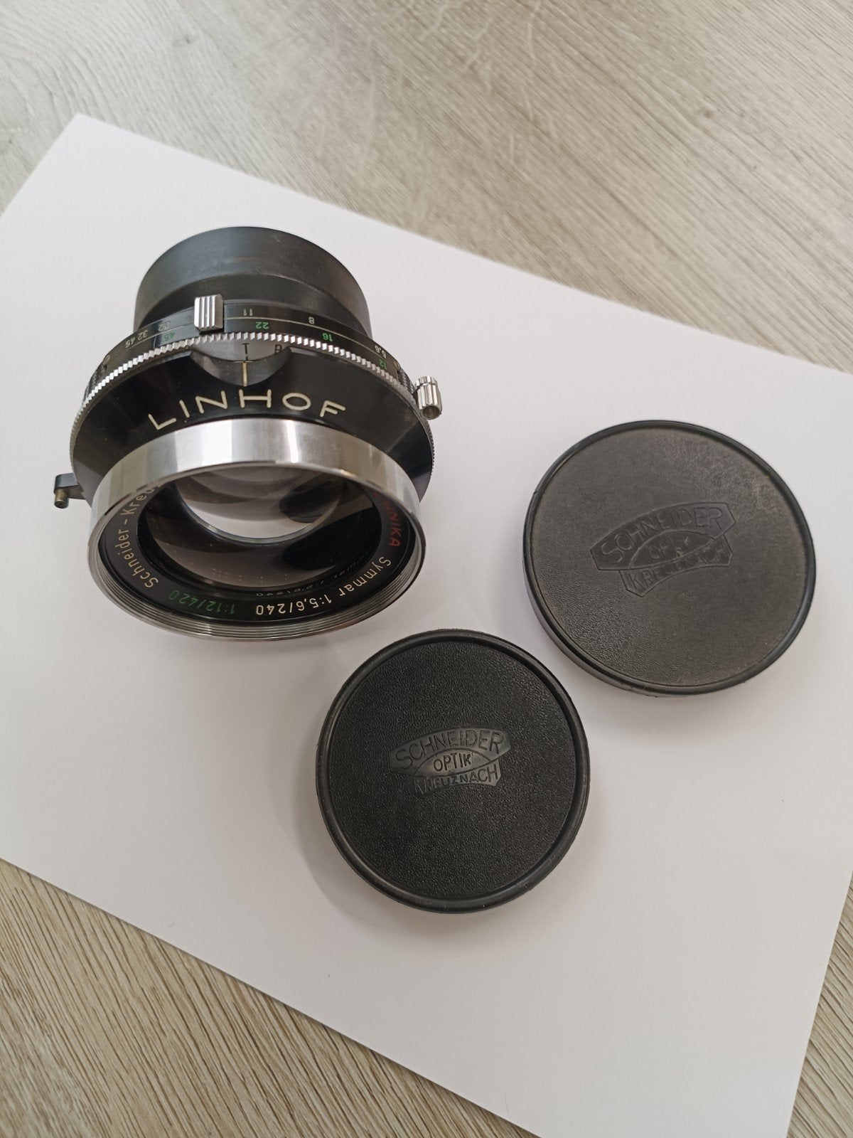 Schneider-Kreuznach Symmar 240mm F5,6 grootformaat, Enlèvement