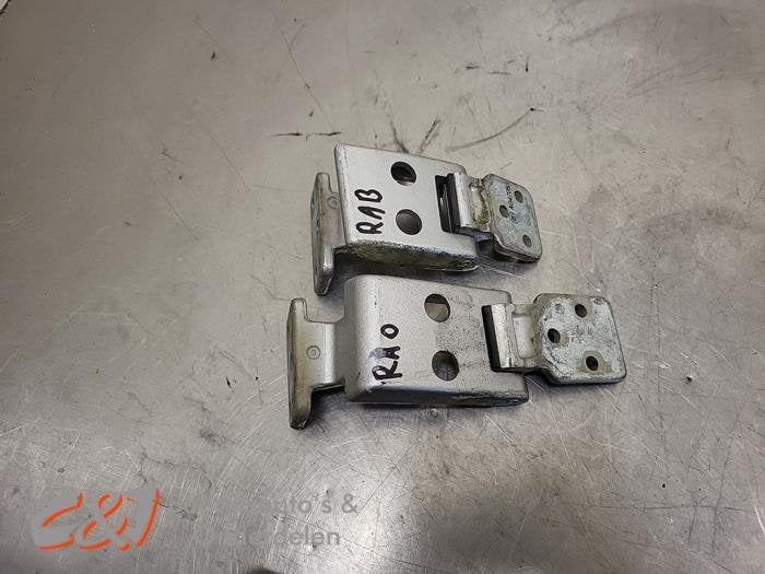 Charnière porte arrière droite d'un Volkswagen Crafter, Volkswagen, -, 3 mois de garantie, Utilisé
