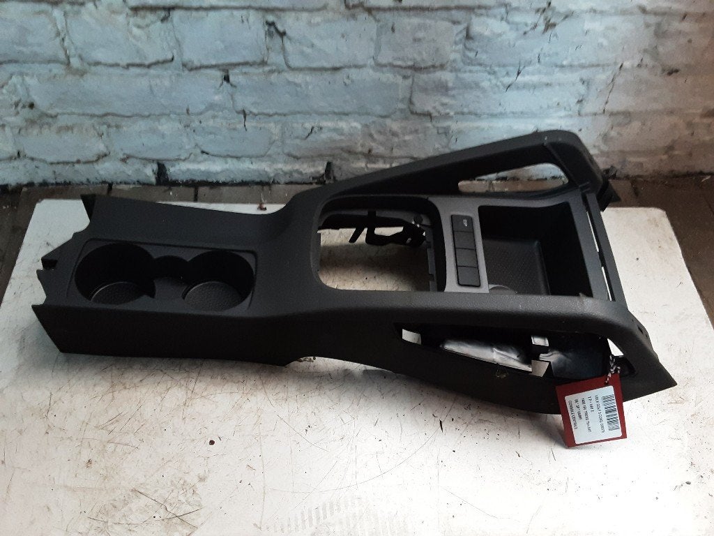 CONSOLE CENTRALE Volkswagen Golf V (1K1) (1K0863243A), Volkswagen, Mevr. I. Hauben, Utilisé, Rue de l'Espoir 34 34
4030  GRIVEGNÉE, BE