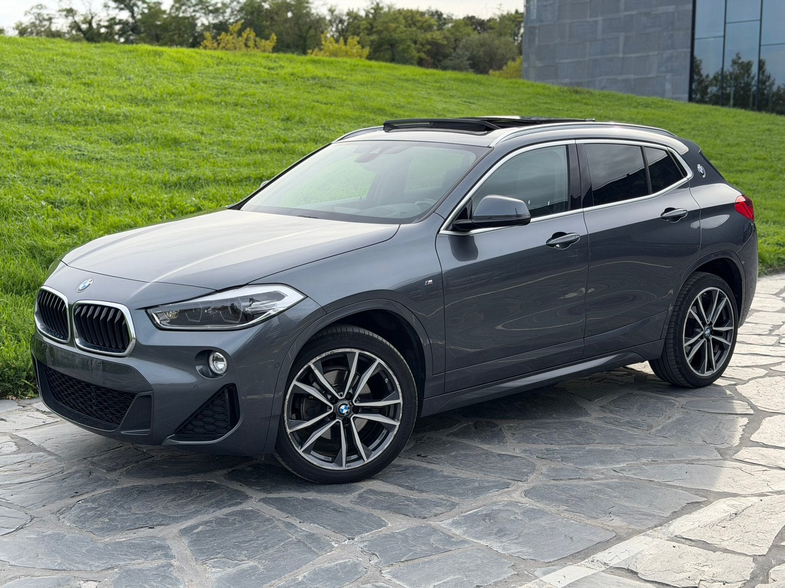 Bmw x2 18d sDrive / M-Sport / Hud / Pano / Led / Garantie, Autos, Argent ou Gris, Euro 6, Entreprise, Alcantara