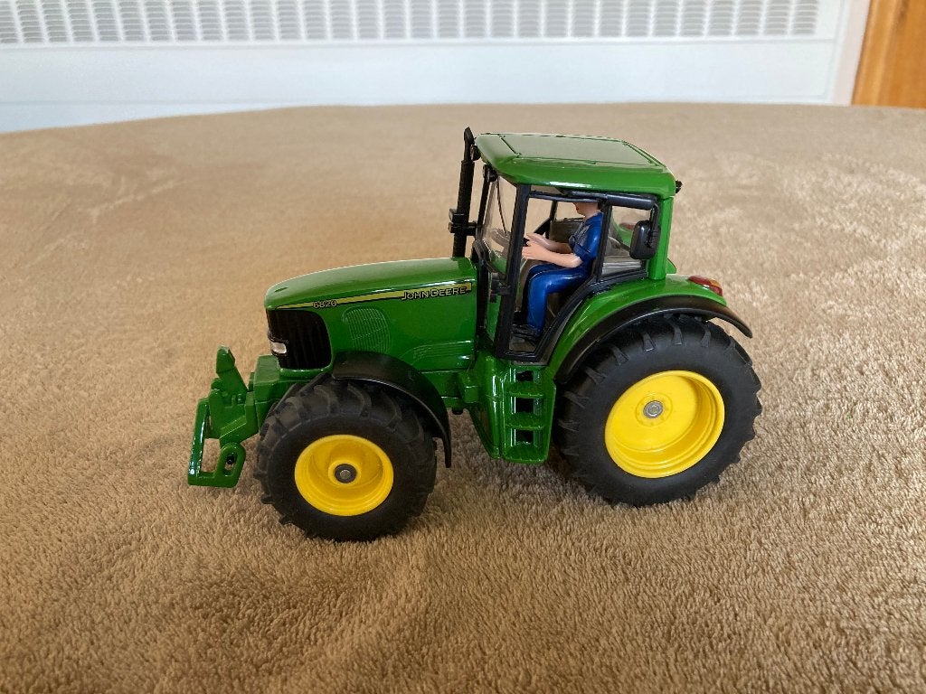 Siku tractor John Deere met mannetje, schaal 1:32 va 3 jaar, Hobby en Vrije tijd, Ophalen of Verzenden, Zo goed als nieuw, Tractor of Landbouw