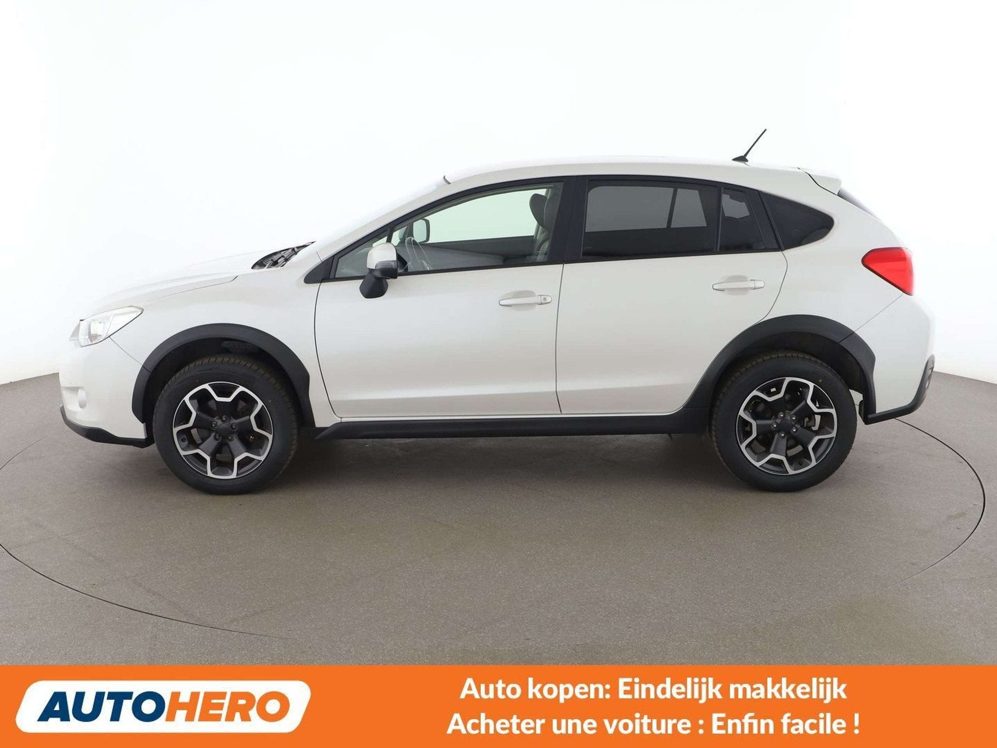 Subaru XV 1.6 Comfort (année de construction 2015), Autos, Subaru, Cuir, Euro 5, Noir, 5 places