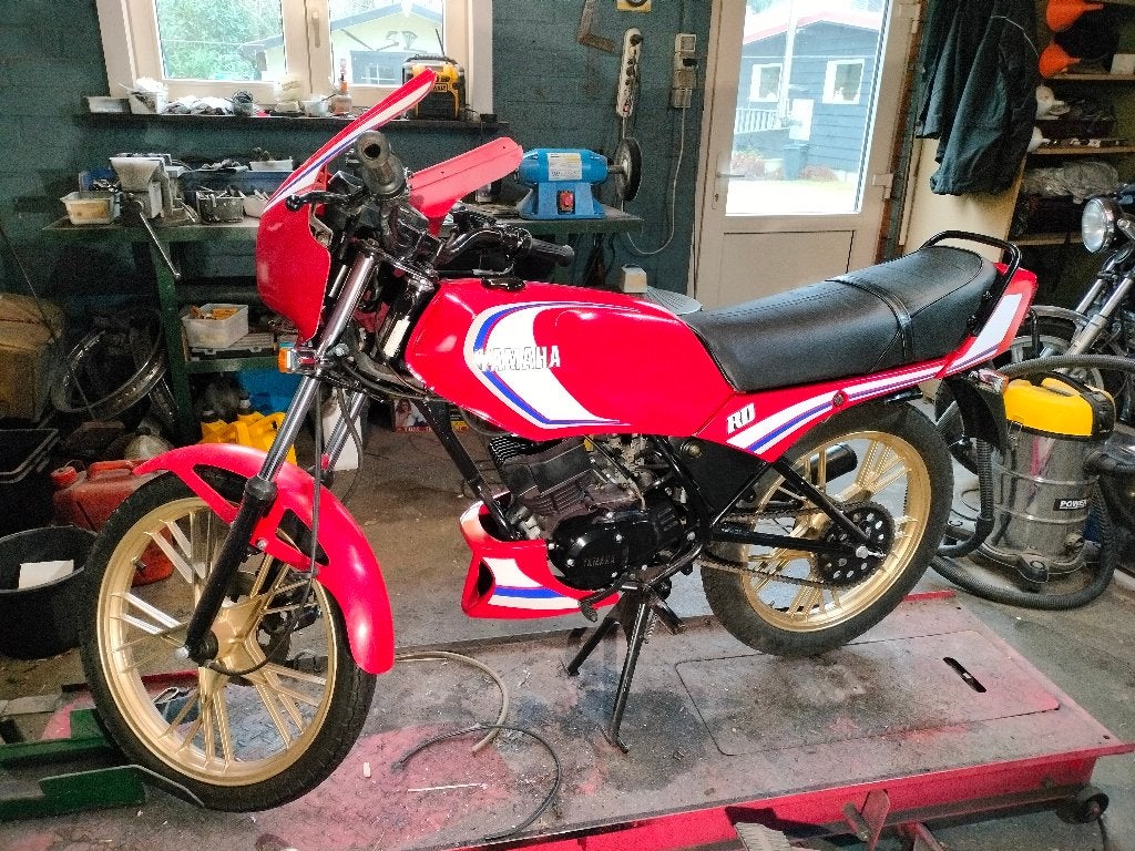 ik zoek oude en defecte brommers scooters en motos, Fietsen en Brommers, Ophalen