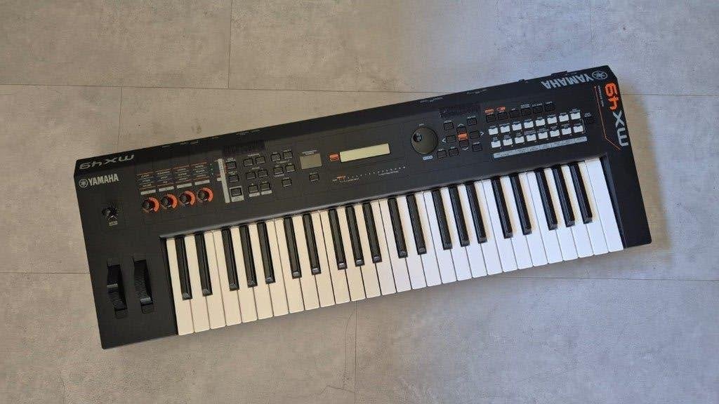 Yamaha MX49 (V2), Musique & Instruments, Synthétiseurs, Comme neuf, 49 touches, Yamaha, Avec valise ou flightcase, Avec connexion MIDI