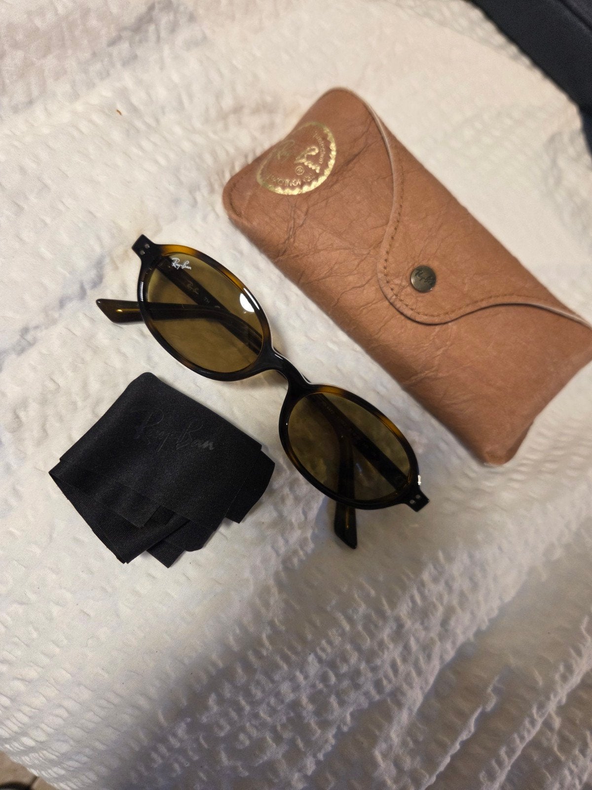 Lunettes de soleil RayBan RB4472, Ophalen