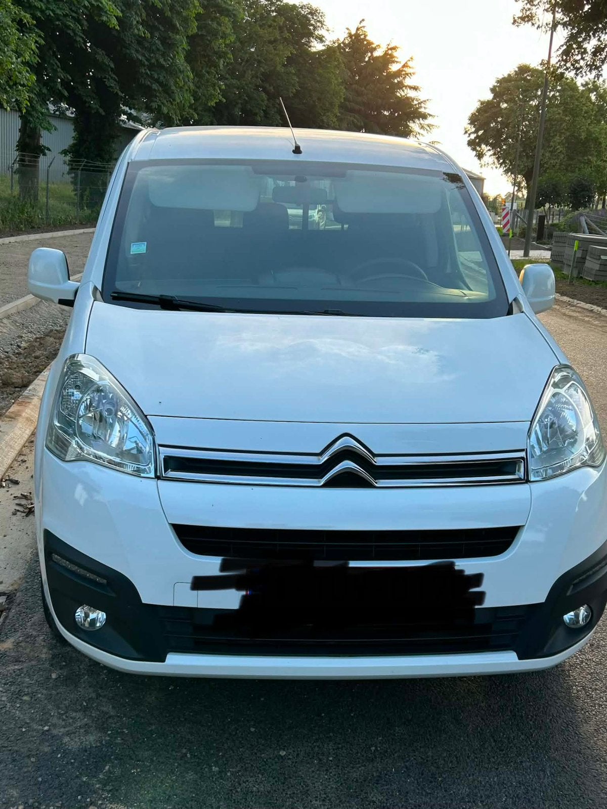 Citroën Berlingo Euro 6, Auto's, Bestelwagens en Lichte vracht, Voorwielaandrijving, Stof, 4 cilinders, Citroën