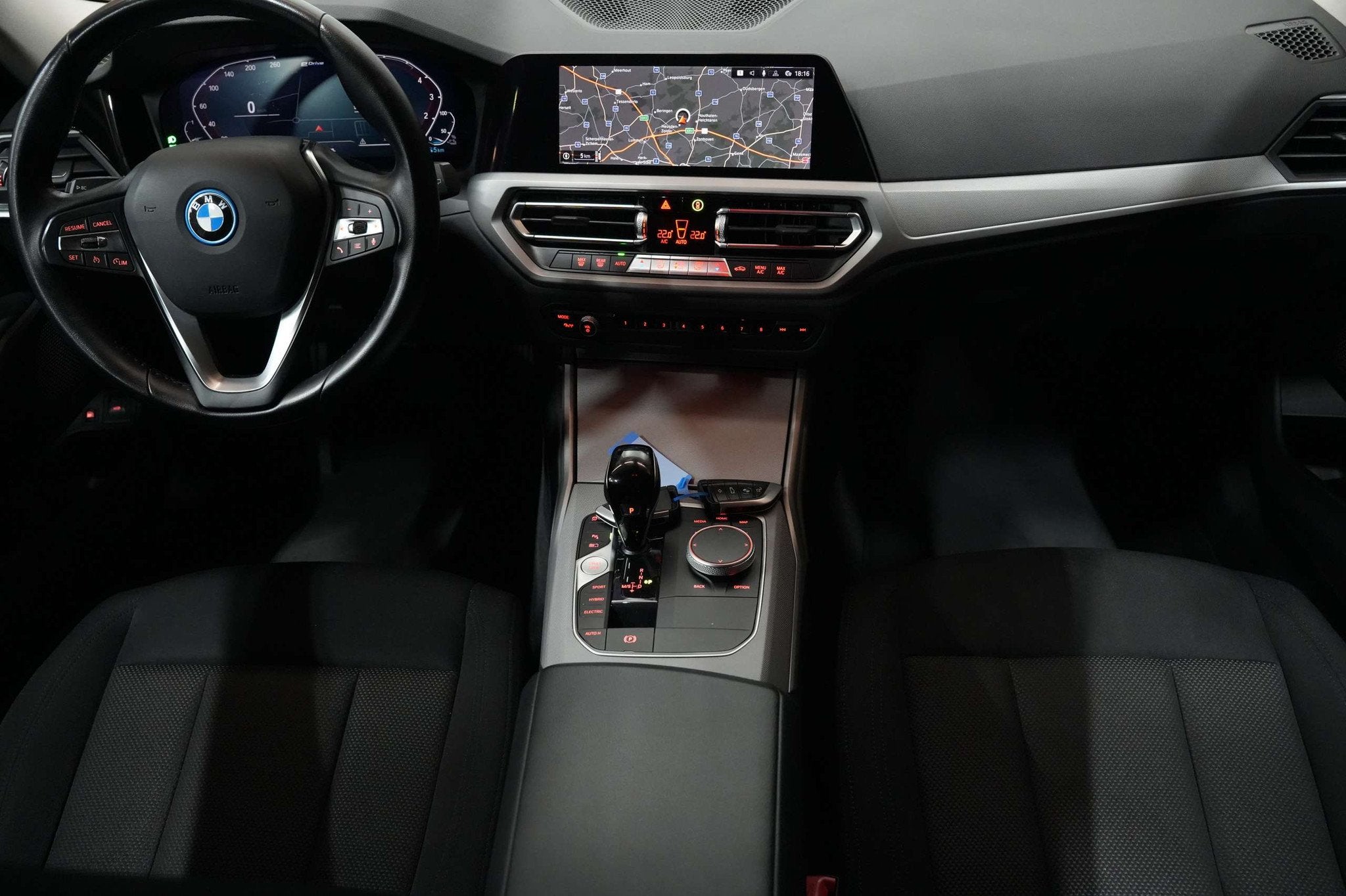 BMW 320 eA Plug in Hybride Benzine Garantie Virtual Cockpi, Autos, BMW, https://public.car-pass.be/vhr/9afa8645-543f-4c0c-b41a-b41ba8a47a33