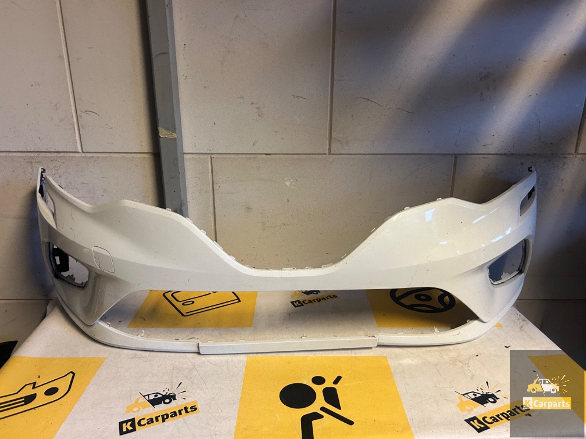 Voorbumper Renault Clio 5 VII 2019-2023 620228351R bumper, Info@fabrikant.eu, Bumper, Fabrikant BV, Gebruikt