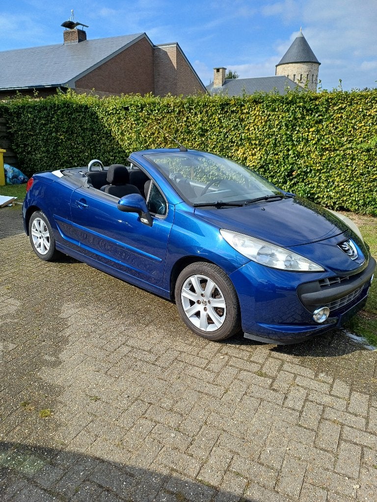 Peugeot 207 cabrio, Autos, Cabriolet, Boîte manuelle, Capteur de stationnement, Noir