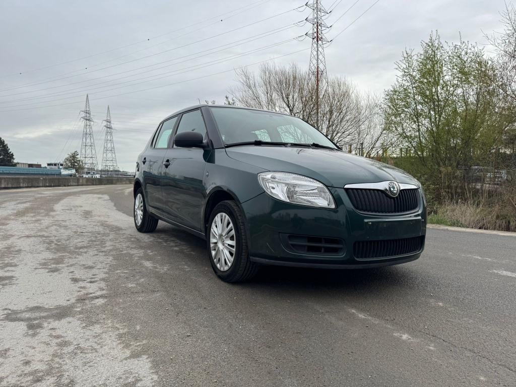 Skoda Fabia 1.2i Benzine Reeds Gekeurd voor verkoop & carpas, Auto's, Voorwielaandrijving, Stof, Geel, Bedrijf