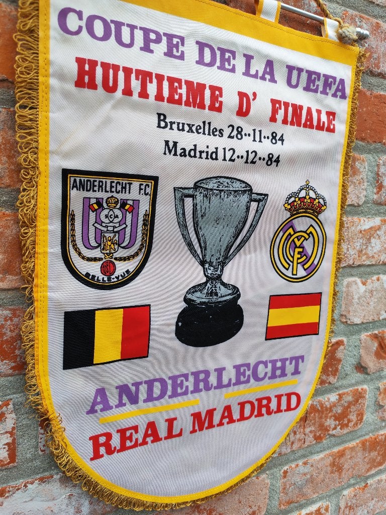 1984 rsc Anderlecht Real Madrid prachtige vaandel wimpel, Verzamelen, Ophalen of Verzenden