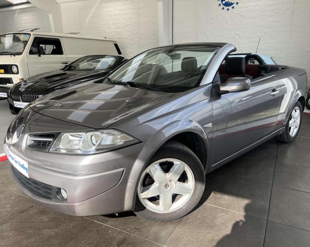 Renault Mégane cc CABRIOLET EXCEPTION 1.6i 110CH CUIR 1ÈRE, USB, Gebruikt, Cabriolet, Leder