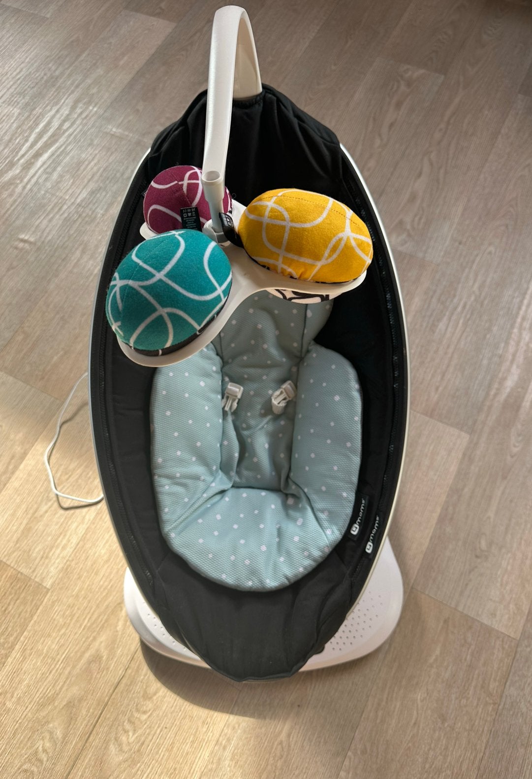 Balancelle électrique 4moms mamaRoo 4 + réducteur nouveau-né, Autres marques, Enlèvement, Utilisé, Avec ceinture(s)