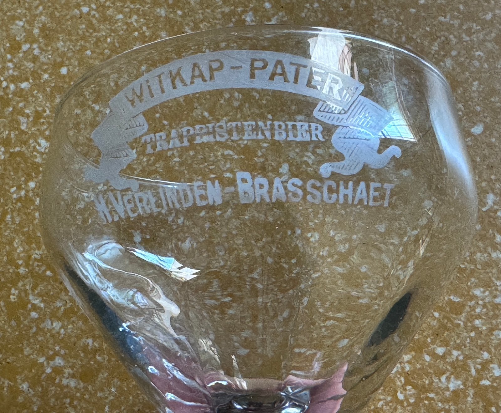 2x antiek oud gezuurd bierglas Witkap Pater Brasschaet, Enlèvement, Comme neuf, Verre ou Verres, Autres marques