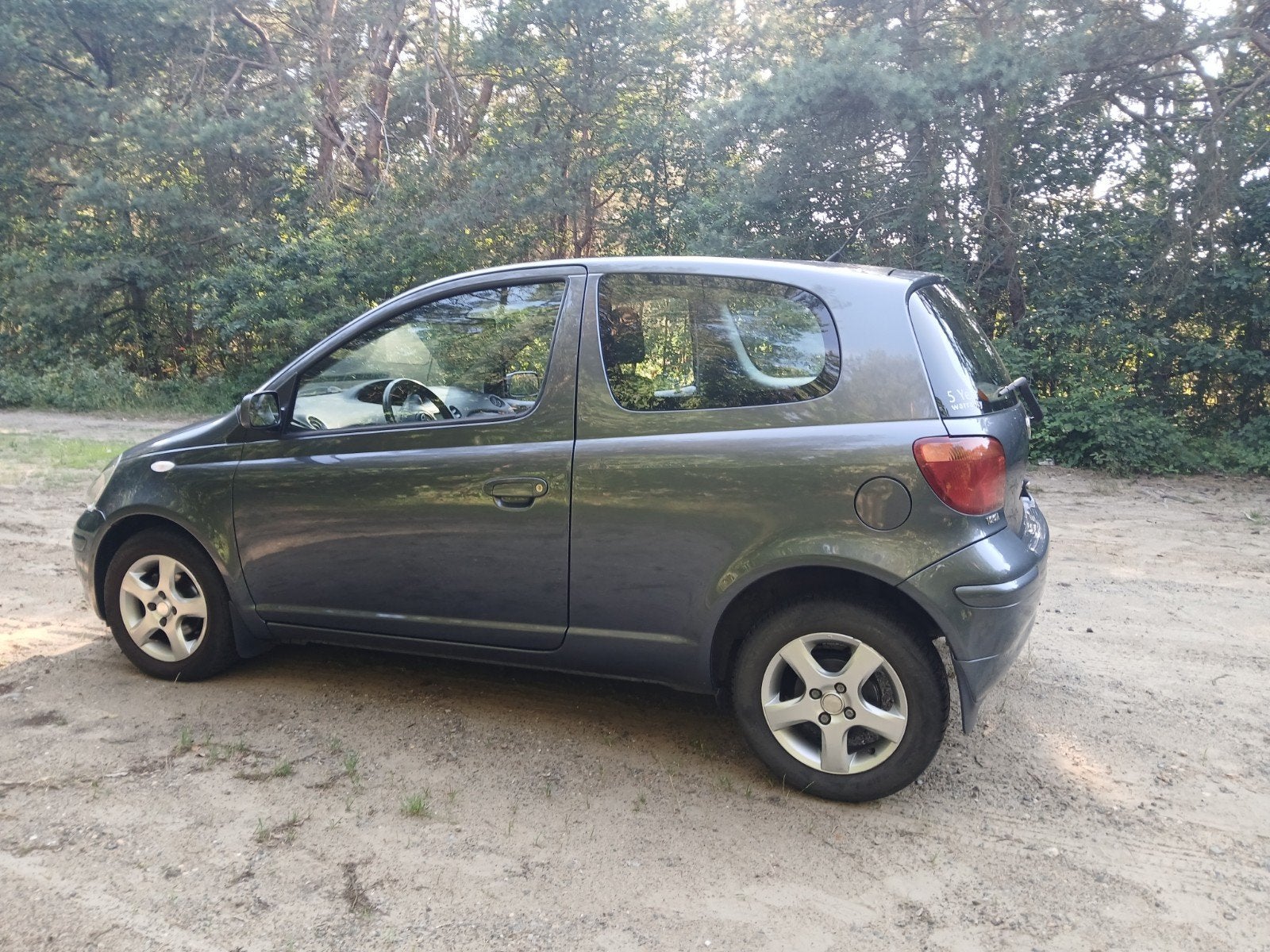 toyota yaris VVT _i. Bleu line, Voorwielaandrijving, Stof, 4 cilinders, Blauw