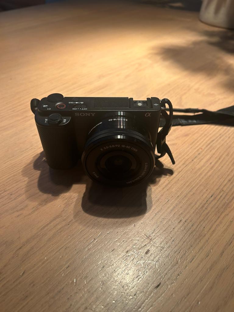 Sony ZV E10, Audio, Tv en Foto, Fotocamera's Digitaal, Ophalen, Zo goed als nieuw, Sony