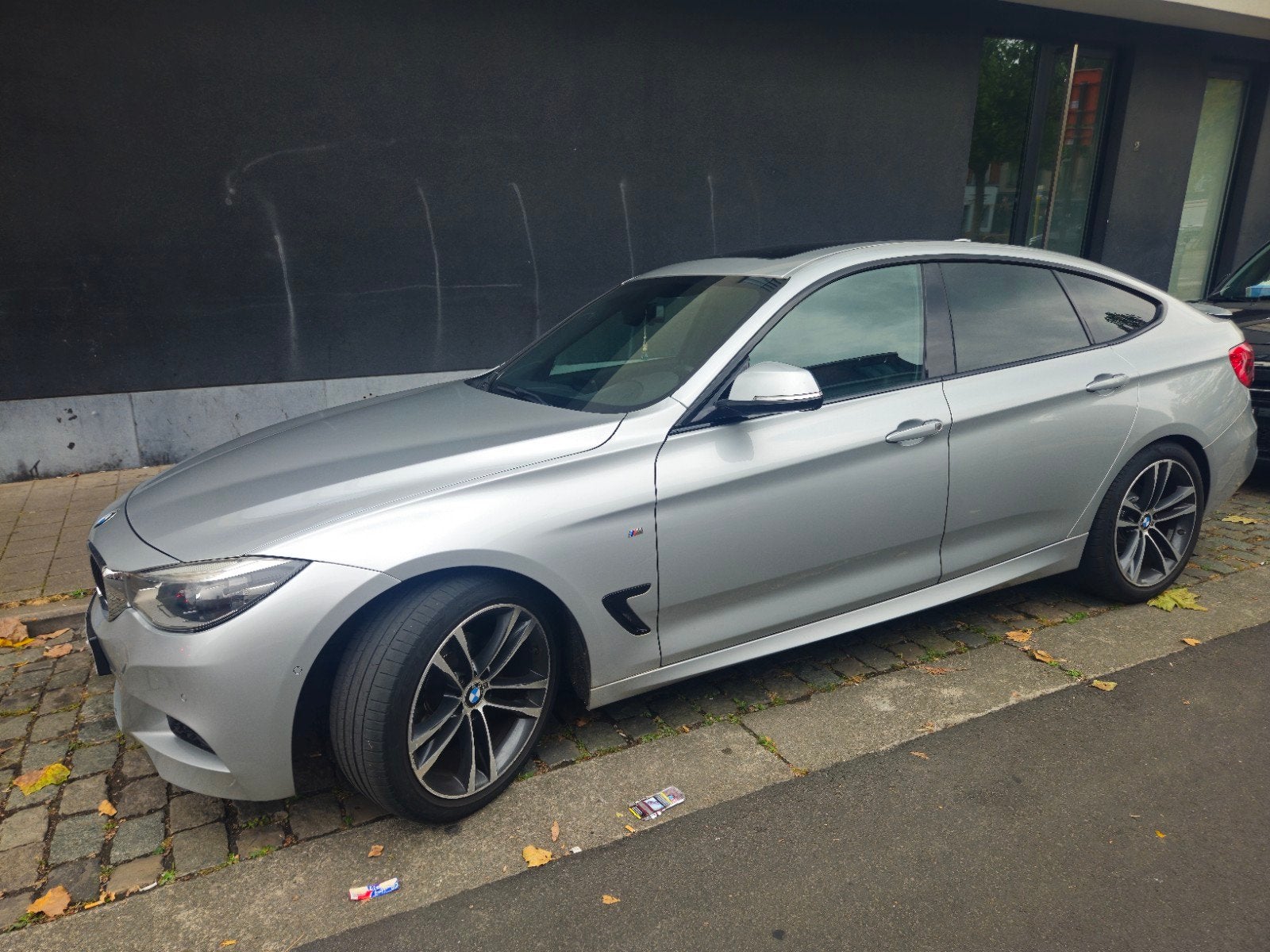 BMW 3.18 GT -  M Pack - Automatisch - keyless - Pano dak, Auto's, Automaat, Dealer onderhouden, Achterwielaandrijving, 4 cilinders
